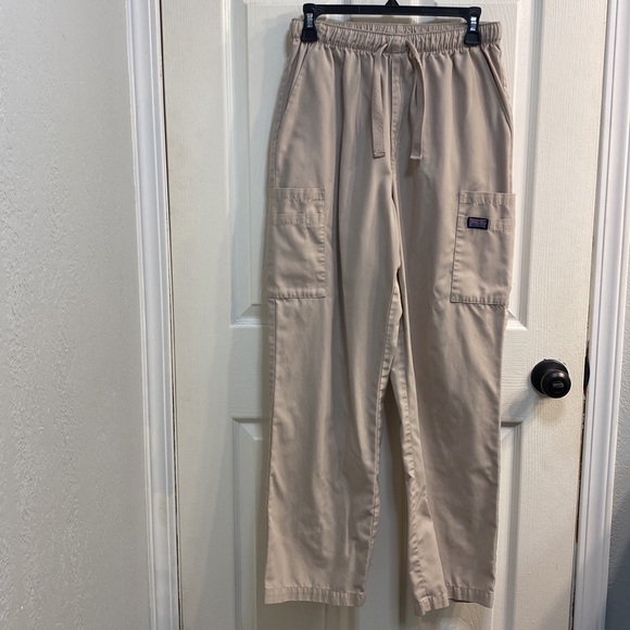 Khaki men’s Cherokee scrubs. - Picture 2 of 2